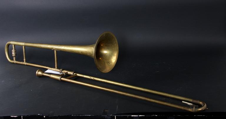 TROMBON och TRUMPET, mässing, 1900-tal.