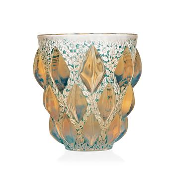 304. A René Lalique 'Rampillon' opalescent vase, France post 1928.