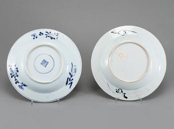 TALLRIKAR, 2 st, porslin, Kina, Kangxi, (1662-1722).