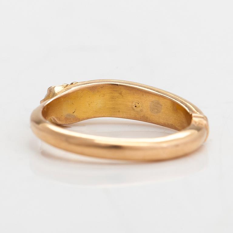 Ring, 18K guld med odlade pärlor, Helsingfors 1995.