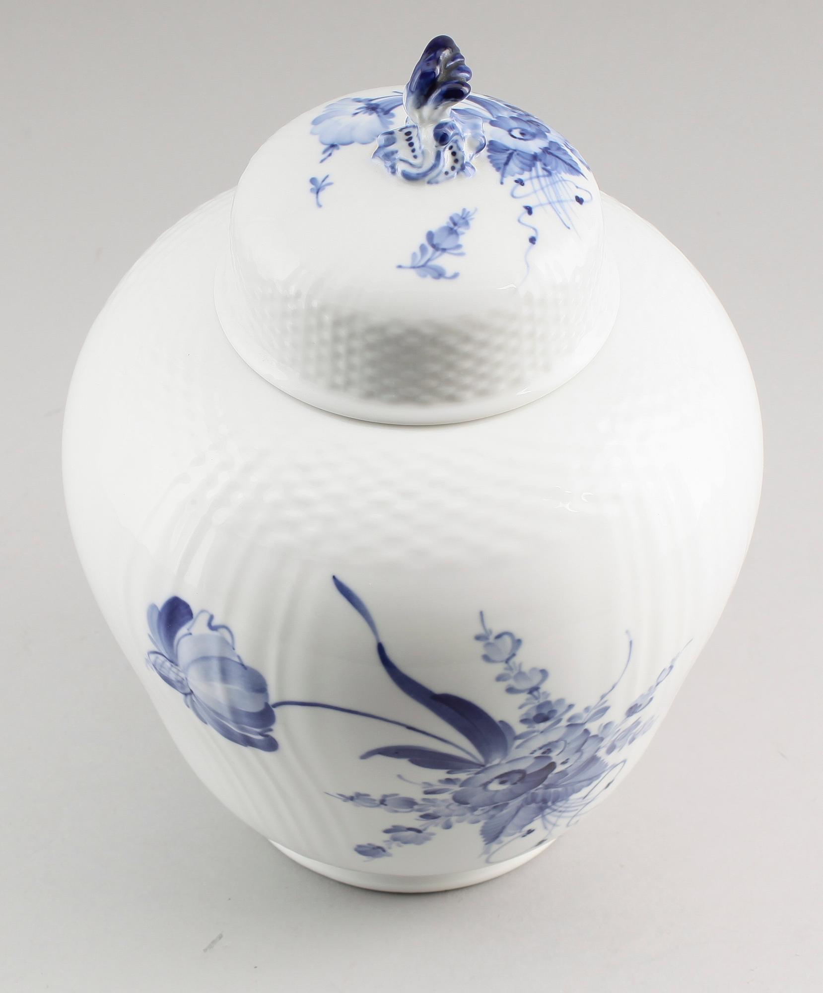 LOCKURNA, porslin, "Blå Blomst", Royal Copenhagen.