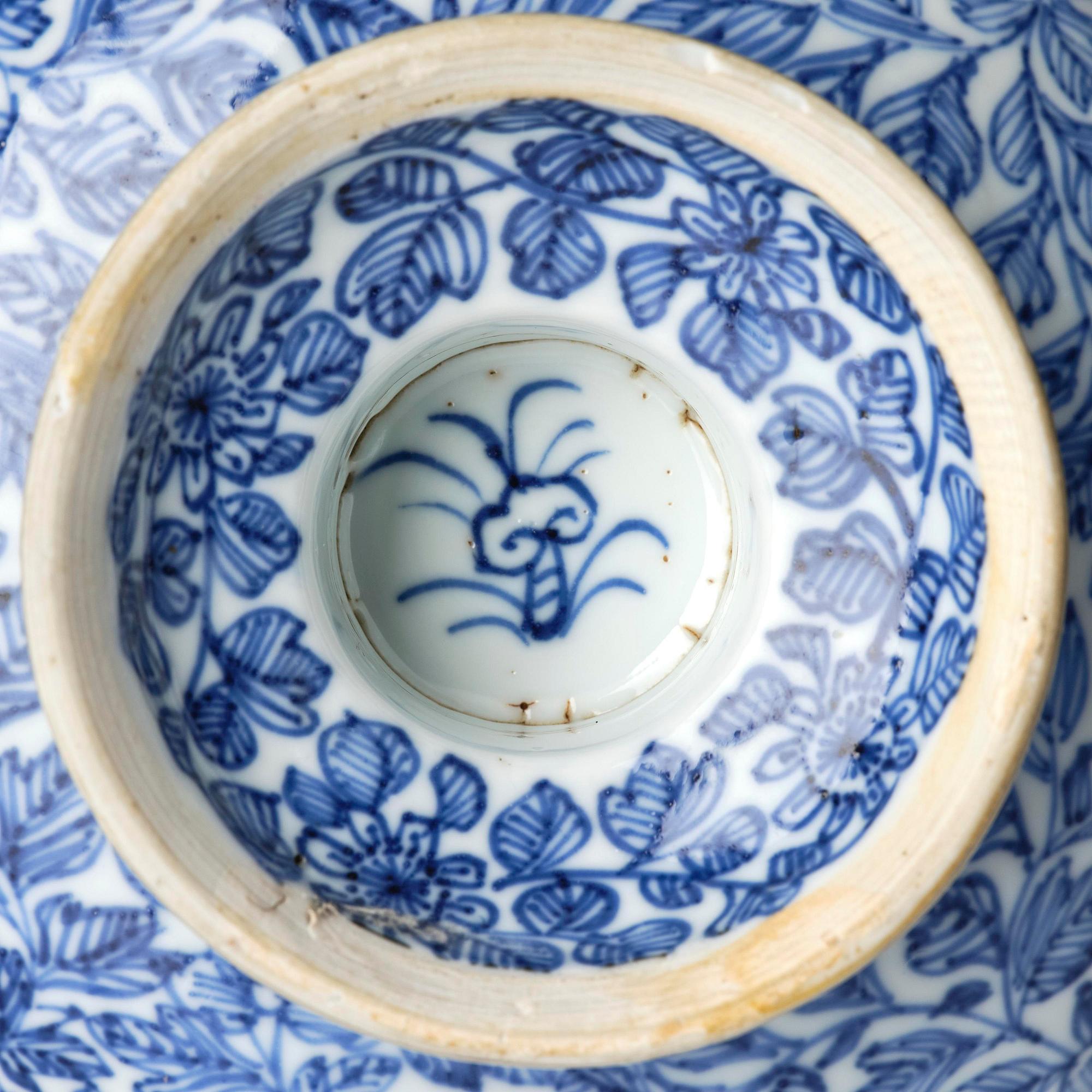 A rare blue and white stemcup, Qing dynasty, Kangxi (1662-1722).