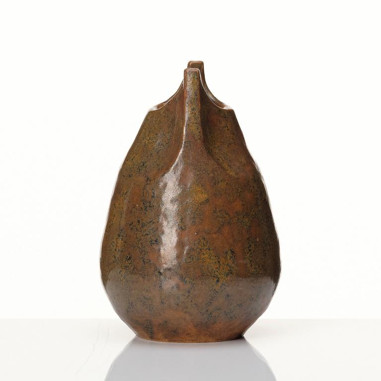 Anders & Bess Wissler, a stoneware vase, Ateljé Solklinten, Mariefred, Sweden 1915.