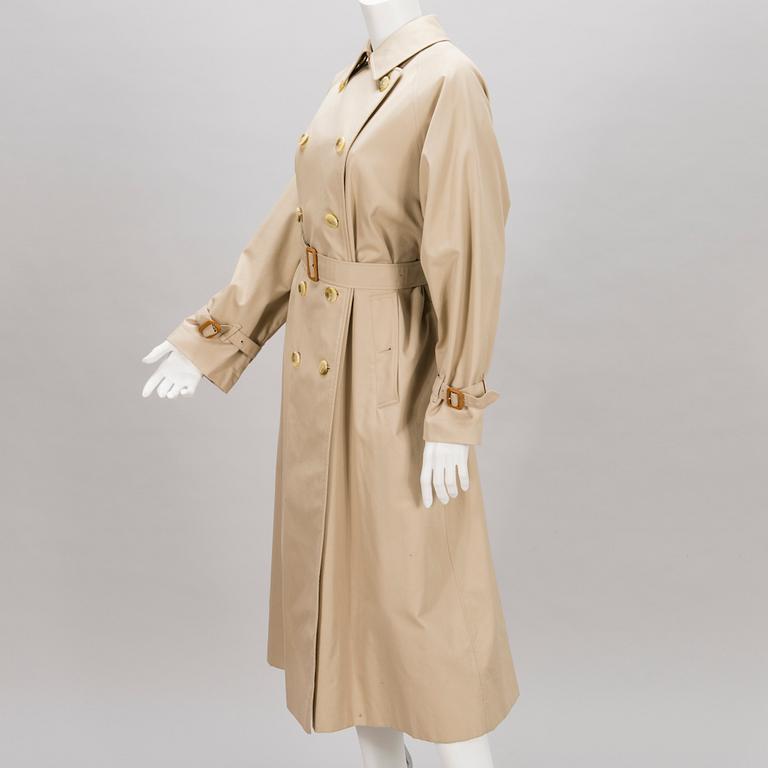 BURBERRY Vintage Long Trench Coat.