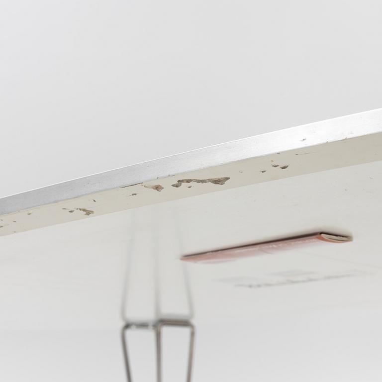 Bruno Mathsson & Piet Hein, matbord, "Superellips", Fritz Hansen, Danmark, 2007.