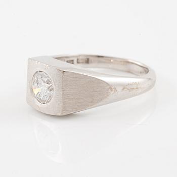 Ring, 18K white gold with brilliant-cut diamond 0.76 carat.