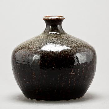 VAS, stengods, Yngve Blixt, Höganäs, sign o dat 70.