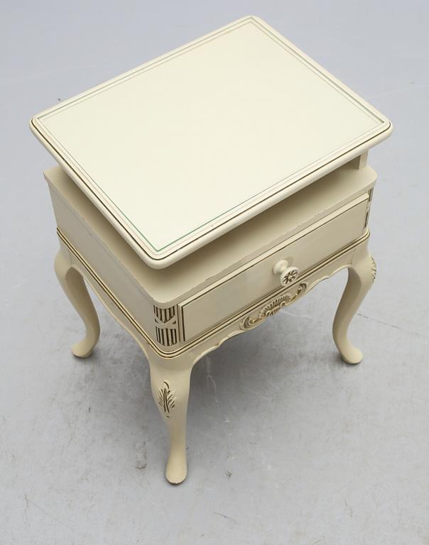 SÄNGBORD, ett par, 1900-talets andra hälft.