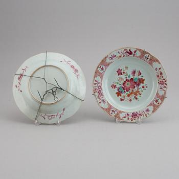 A set of five odd famille rose plates, Qing dynasty, Qianlong (1736-95).