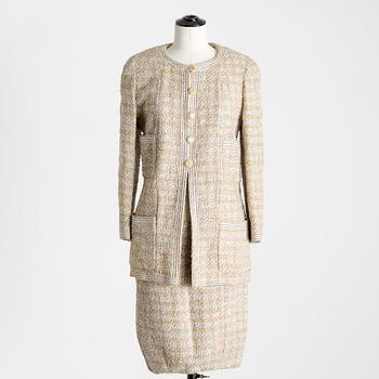 Chanel, suit, two-piece, vintage. Size Fr 36.