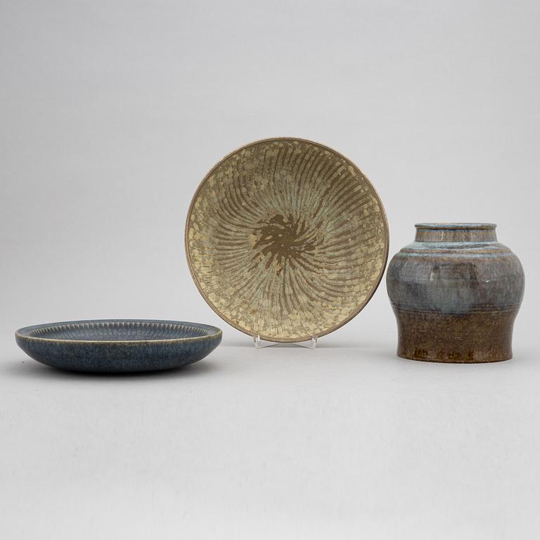 Carl-Harry Stålhane, a stoneware bowl, vase and dish, Rörstrand.