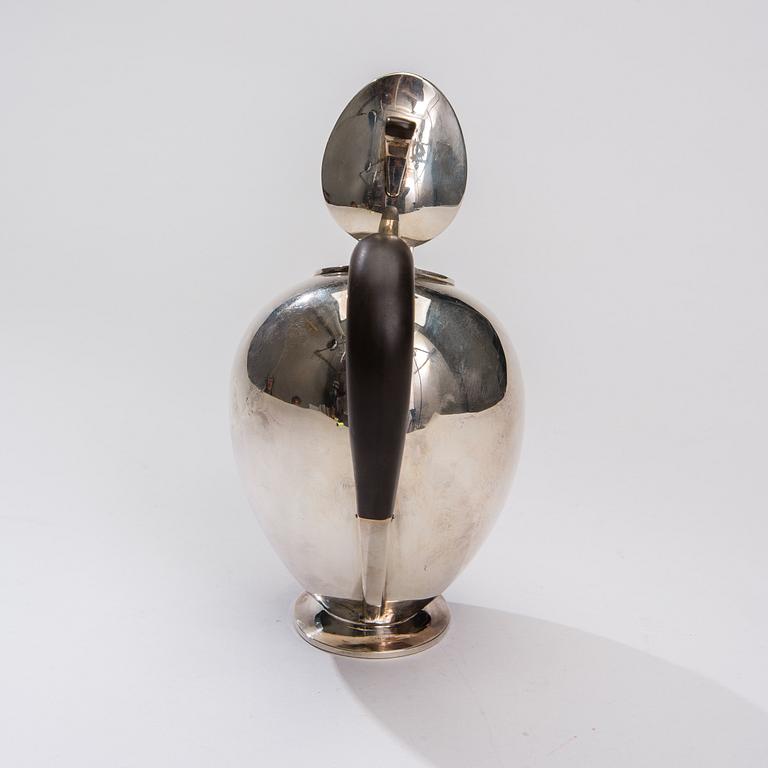 KAFFEKANNA, sterling silver, Hugo Grün & Co, Danmark, finska kontrollstämplar 1962. Vikt 410 g.