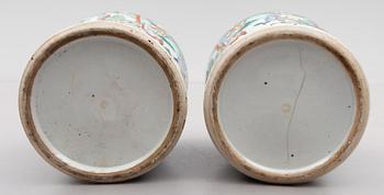 LOCKURNOR, 1 par, porslin, Kina, sent 1800-/tidigt 1900-tal.