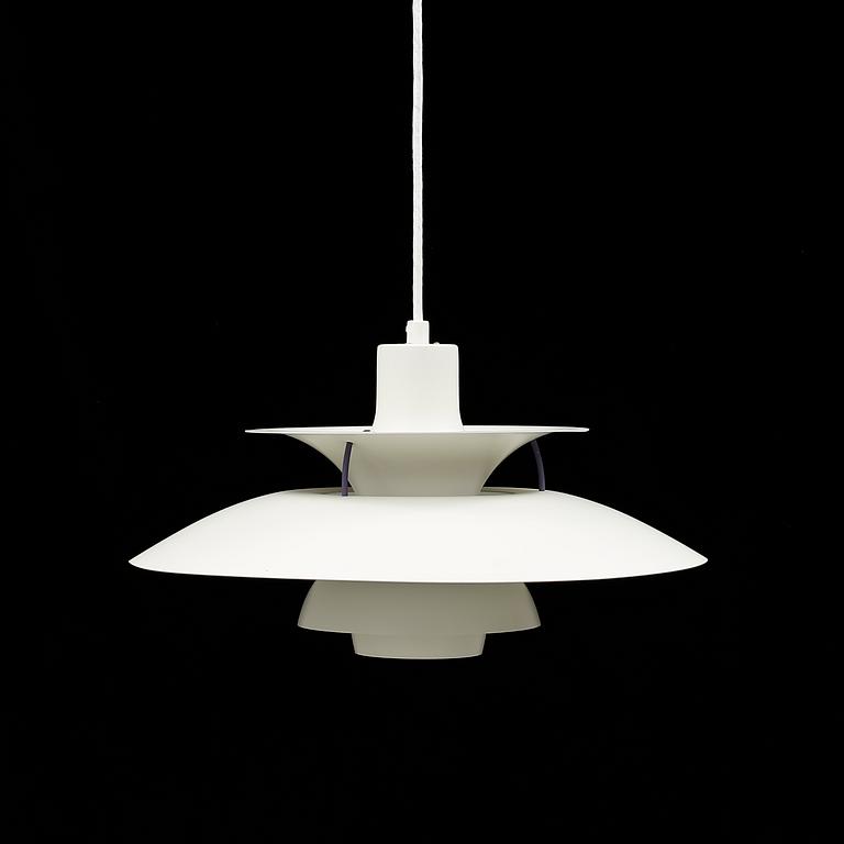 TAKLAMPA, PH-5, Poul Henningsen för Louis Poulsen. Höjd 30 cm.