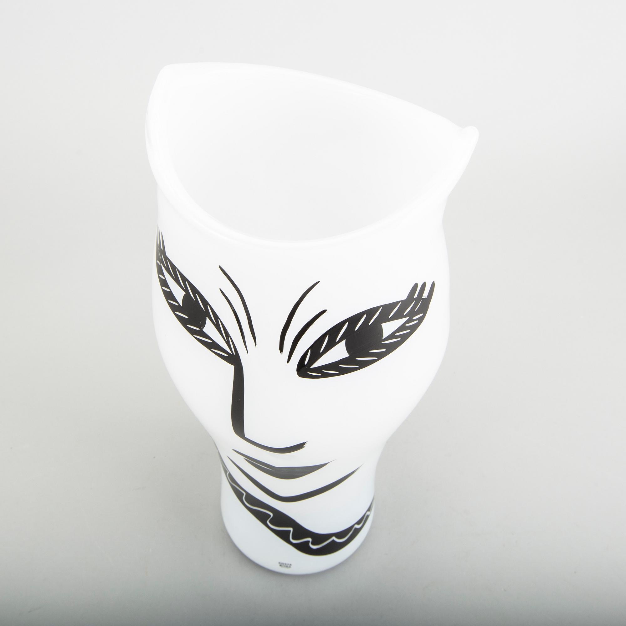 ULRICA HYDMAN-VALLIEN,