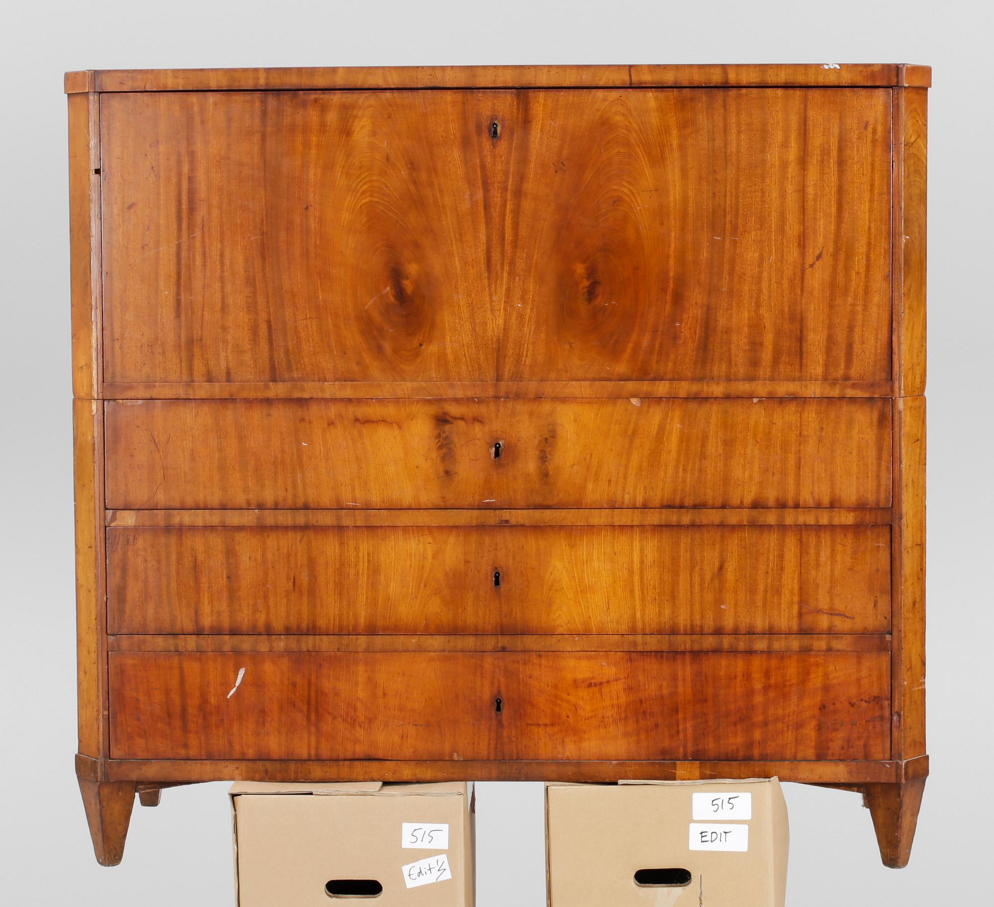 CHIFFONJÈ, sengustaviansk, 1800-talets början.