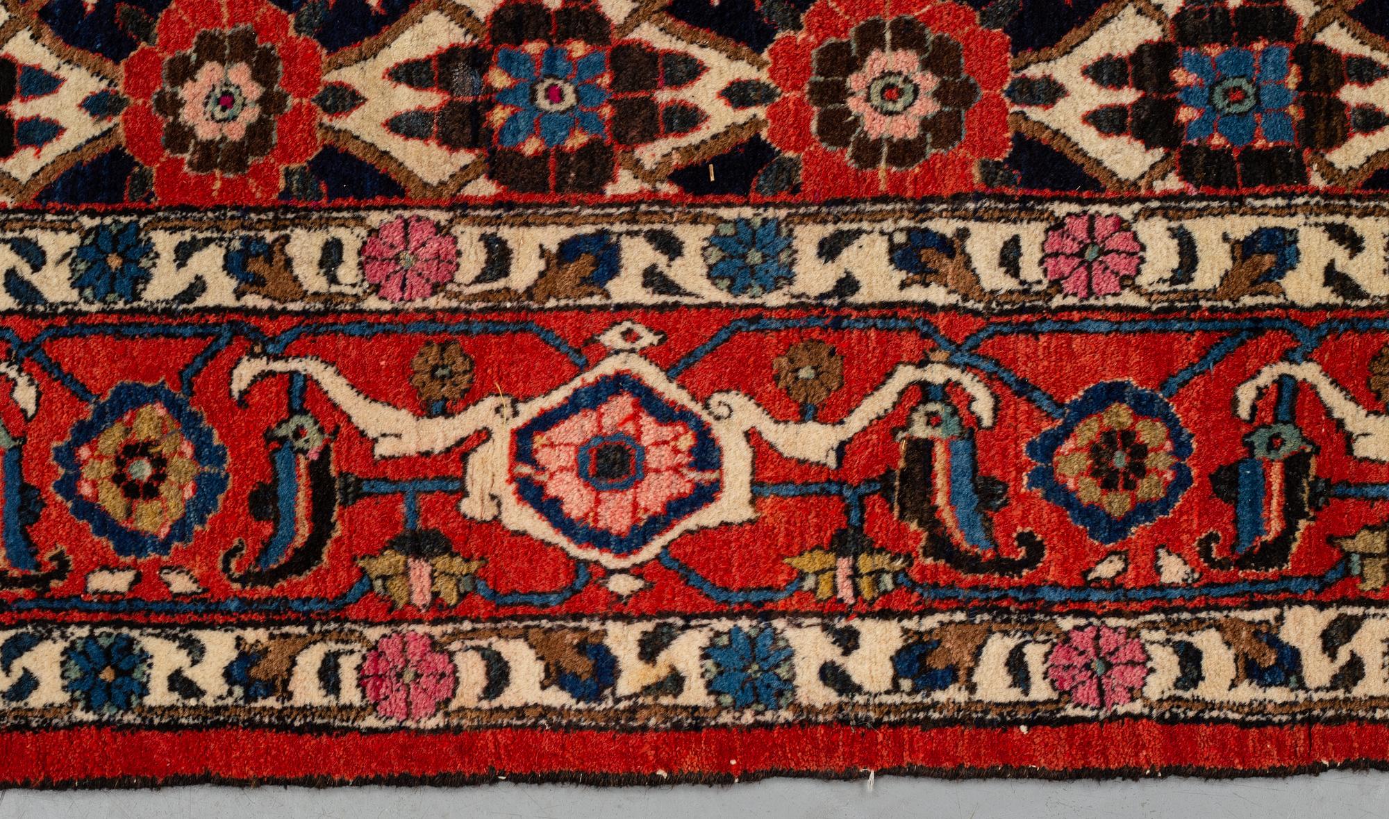 Matta, semiantik/old, Veramin, ca 213 x 146 cm.