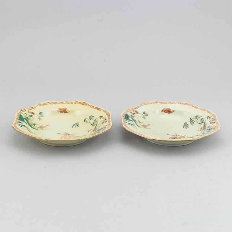 Six (4+2) famille rose export porcelain dishes, Qing dynasty, Qianlong (1736-95).