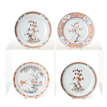 A set of four odd imari verte dishes, Qing dynasty, Kangxi (1662-1722).