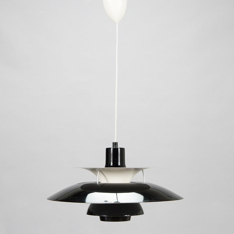 Poul Henningsen,kattovalaisin, malli PH 5, Lous Poulsen 2000-luku.