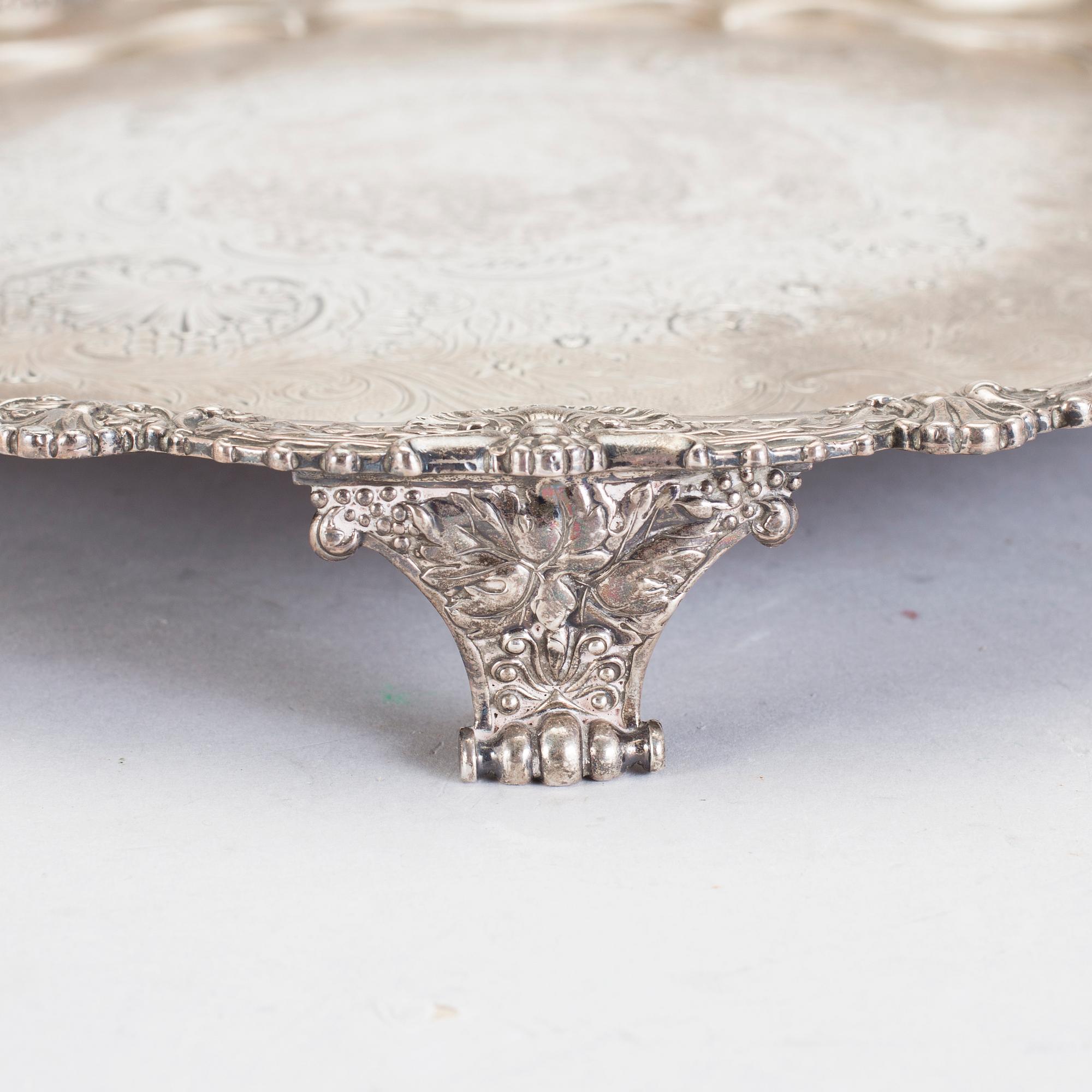 SALVER, silver. Robert Gray & Sons, Glasgow 1823. Vikt ca 1800 g.