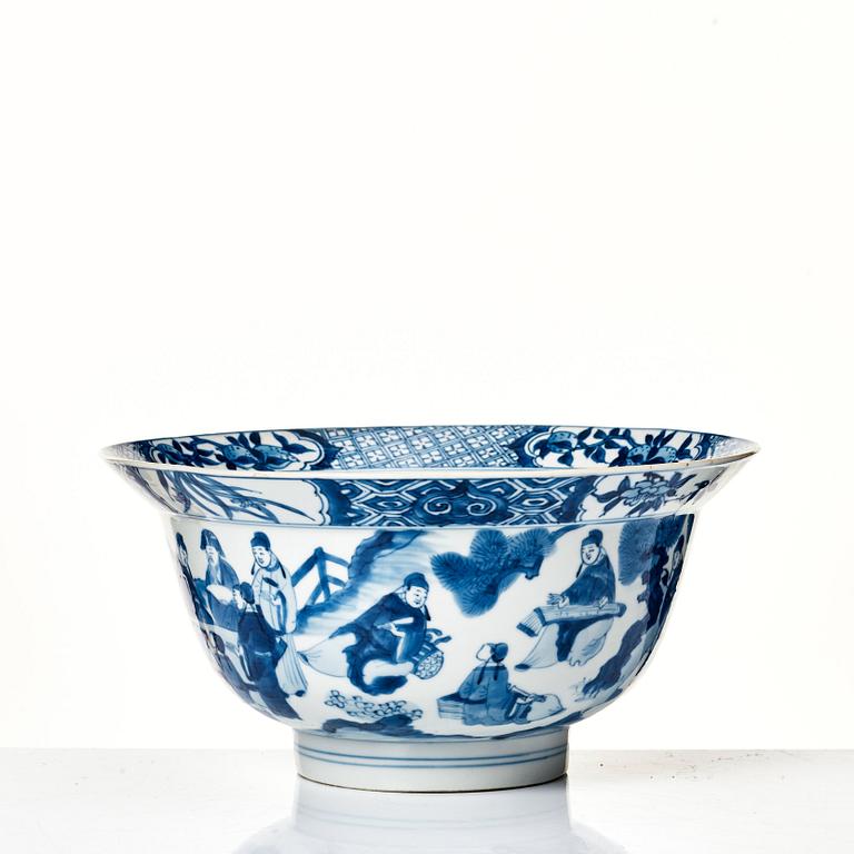 A blue and white bowl, Qing dynasty, Kangxi mark and period (1662-1722).