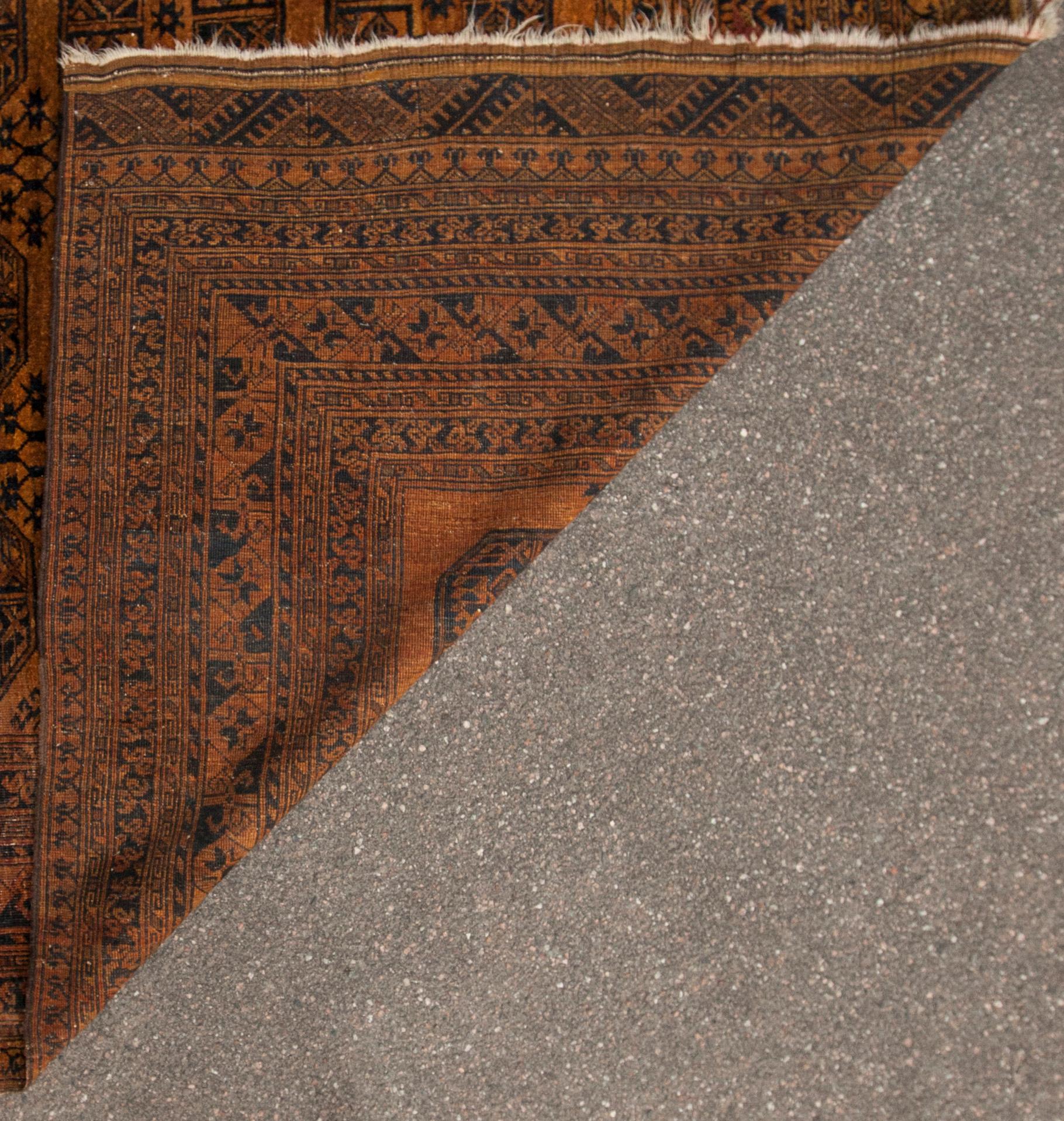 MATTA, Afghan, 1900-talets andra hälft. Ca 287x210 cm.