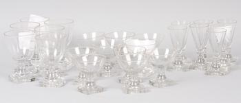 GLASSERVIS, ca 23 delar.