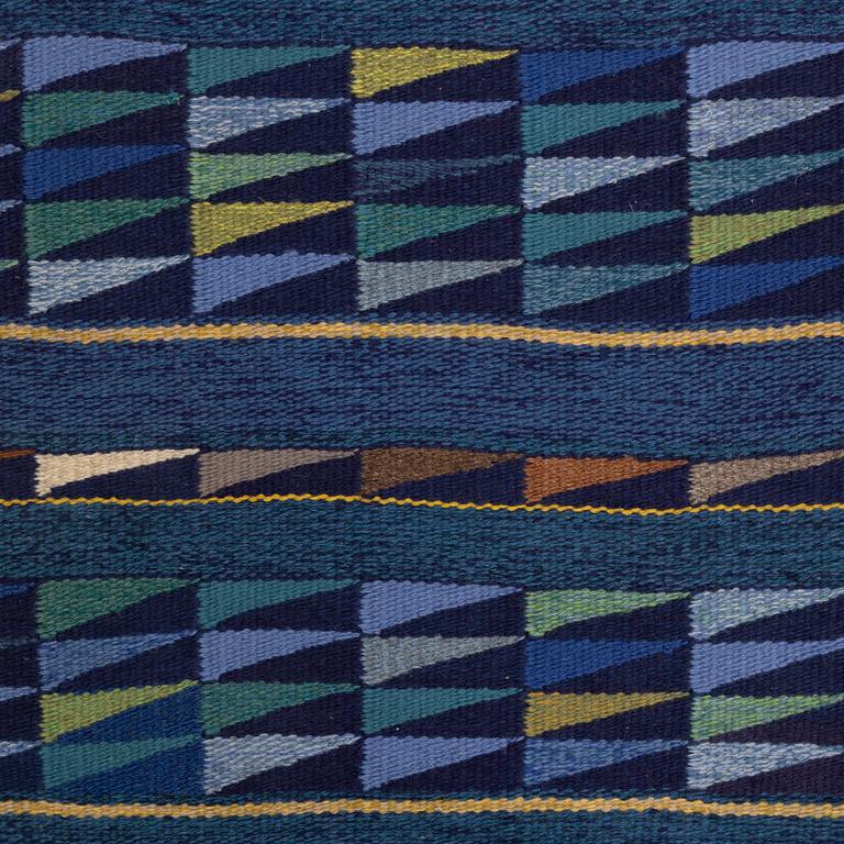 A flat-weave runner, c. 196 x 77 cm.