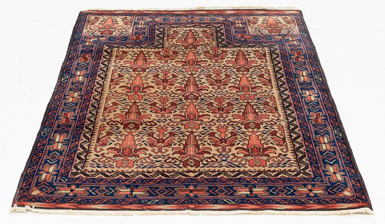 A West Persian rug, c. 152 x 100 cm.
