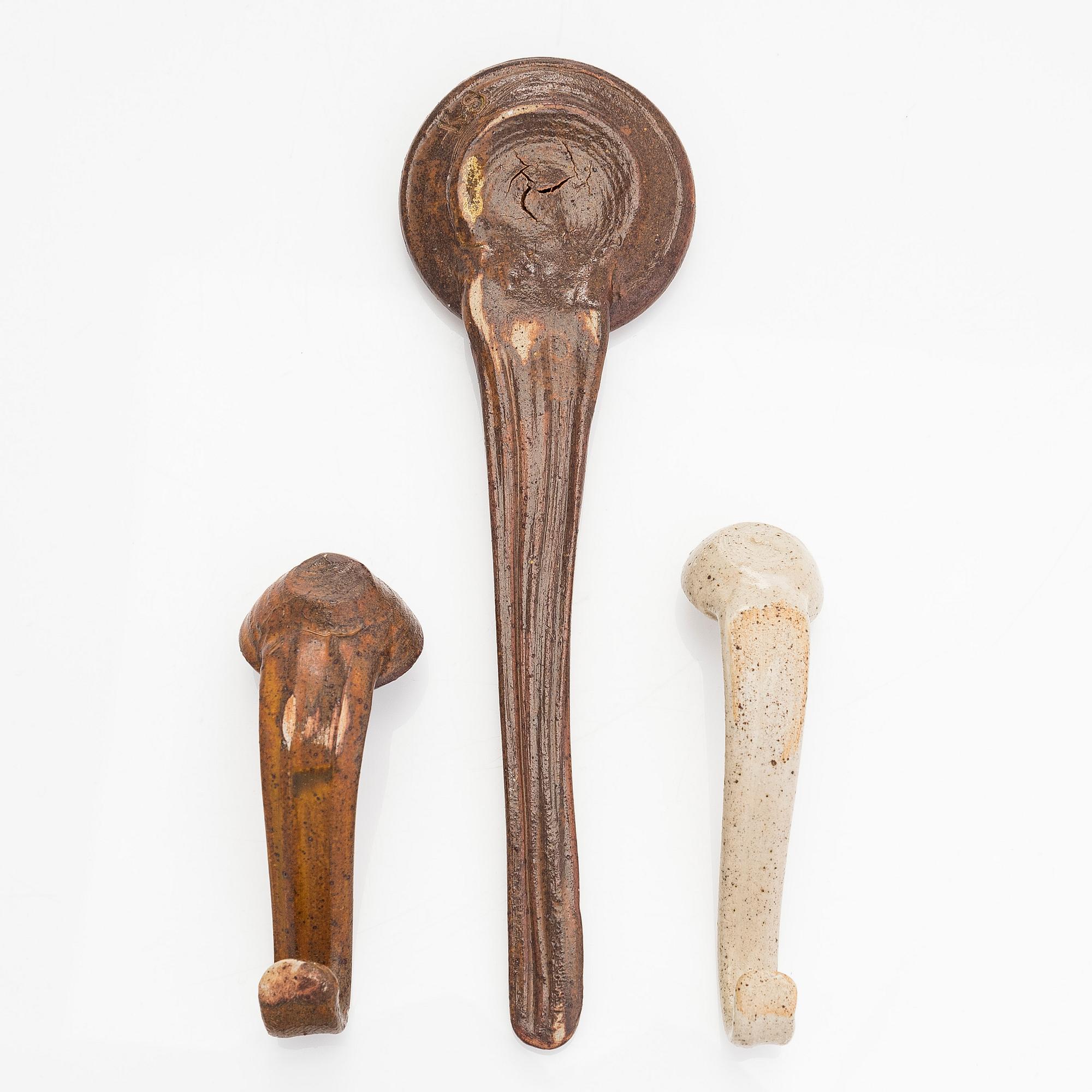 Kyllikki Salmenhaara, two ladles and a spoon, stoneware, signed KS.