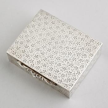 DOSA, silver, svenska importstämplar, 1900-talets första hälft. Vikt ca 232 gram.