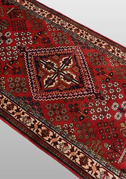 A Josaghan runner carpet, 423 x 100 cm.
