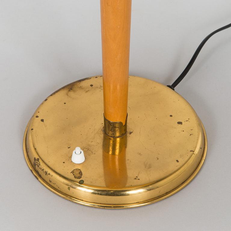 Lisa Johansson-Pape, a mid-20th century table lamp, model 2055, Stockmann Orno.