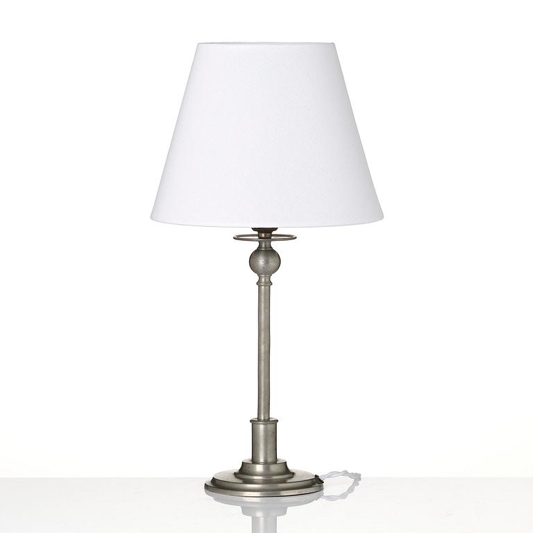 Firma Svenskt Tenn, a pewter table lamp model "A 520", Stockholm, 1928.
