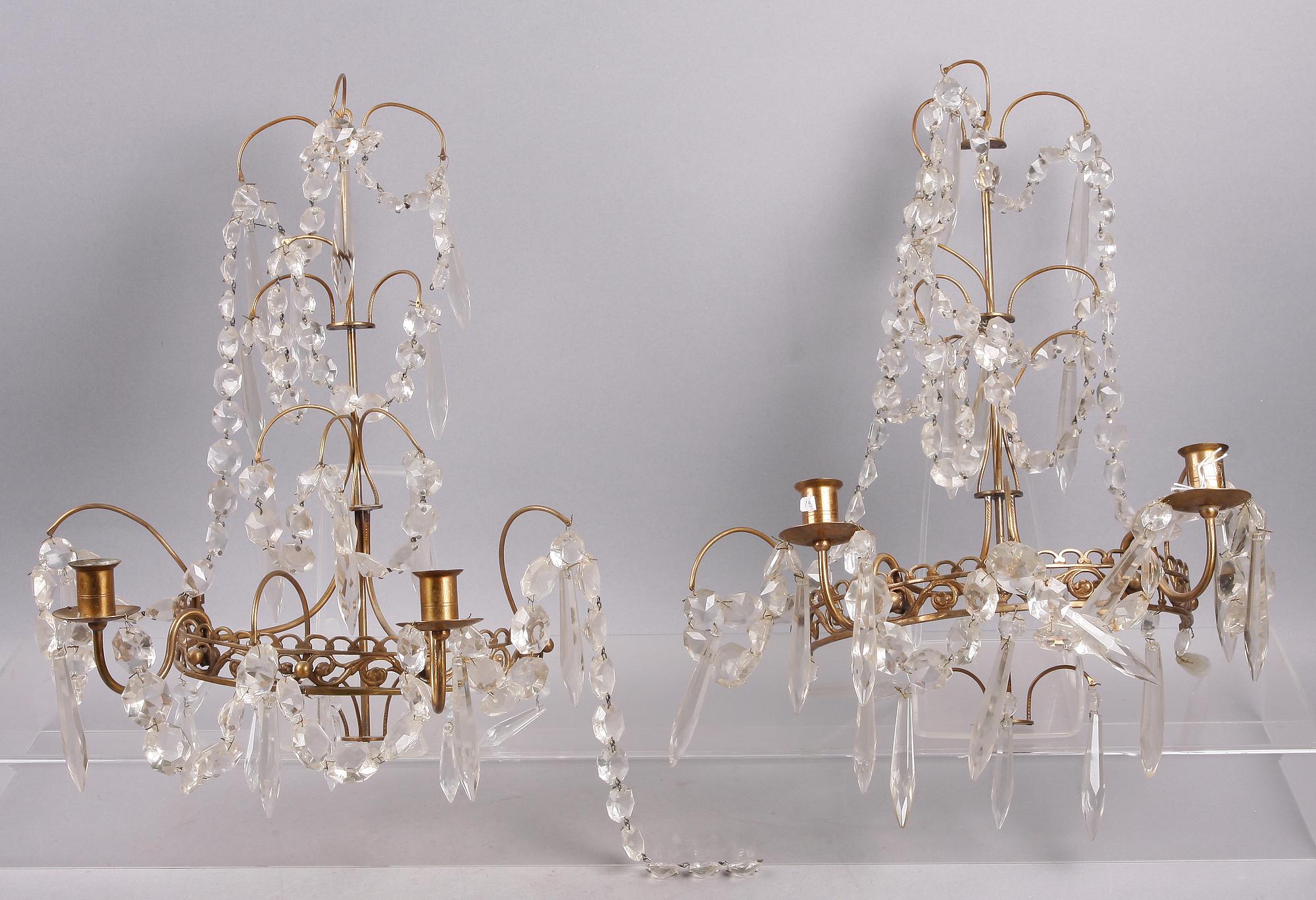 VÄGGLYSTRAR, ett par. Gustaviansk stil, 1900-tal.