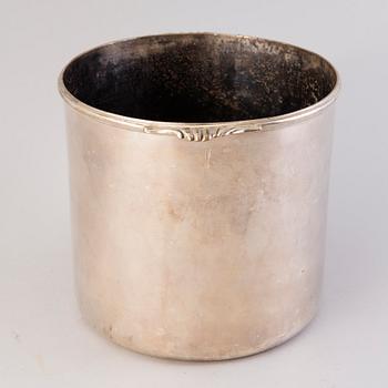 A silver plated champagne cooler bucket, around 1900.