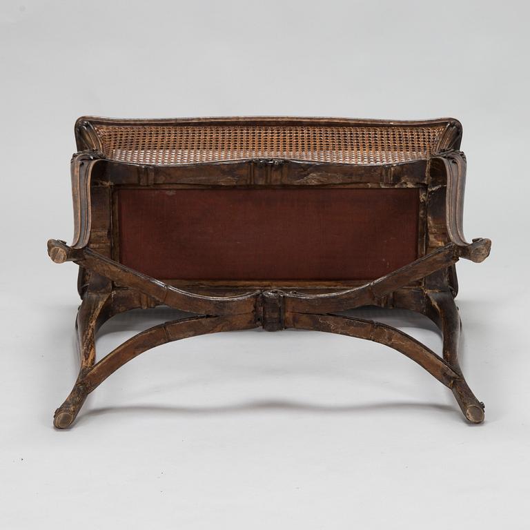 A late 19th-century plant stand.
