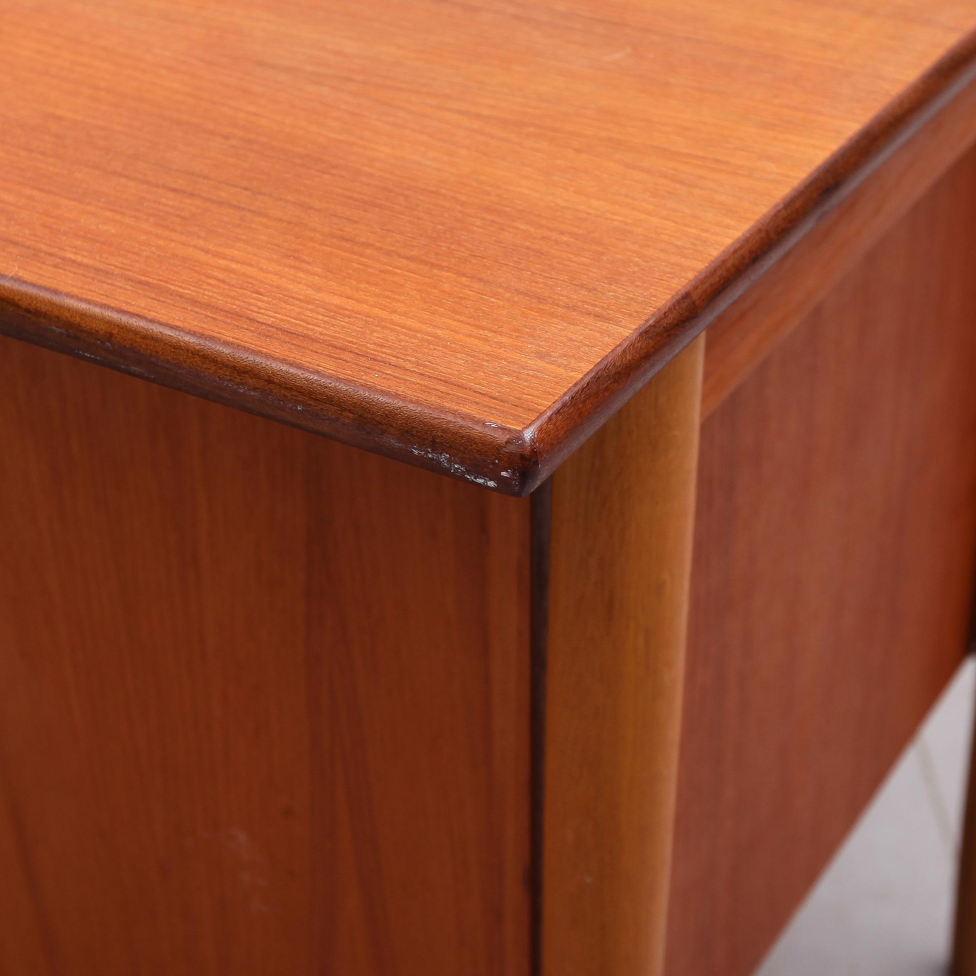 SKRIVBORD, 1900-talets andra hälft.