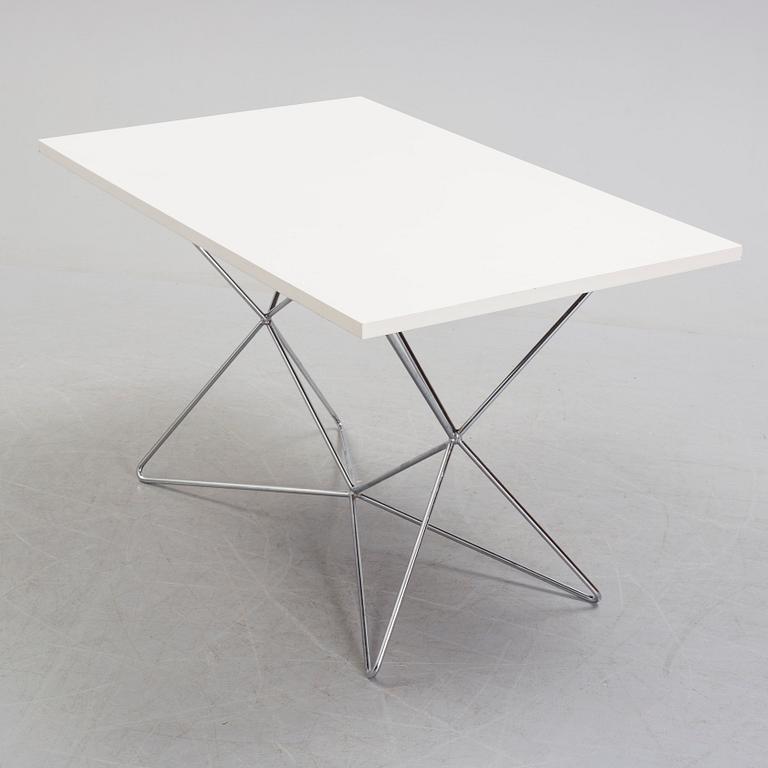 BENGT JOHAN GULLBERG, bord, modell A2, "Trehöjdsbordet", 1950-tal.