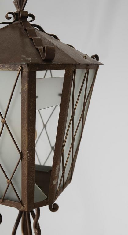 GOLVLAMPA, 1900-talets första hälft.
