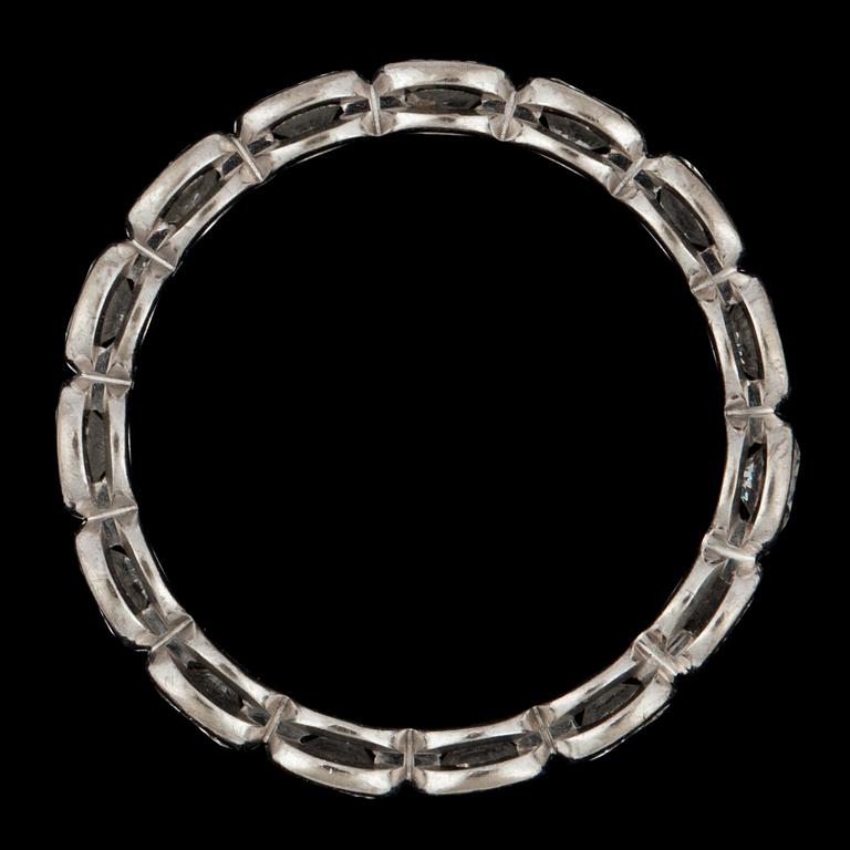 RING, sk eternity ring, briljantslipade diamanter, tot. 2.25 ct.