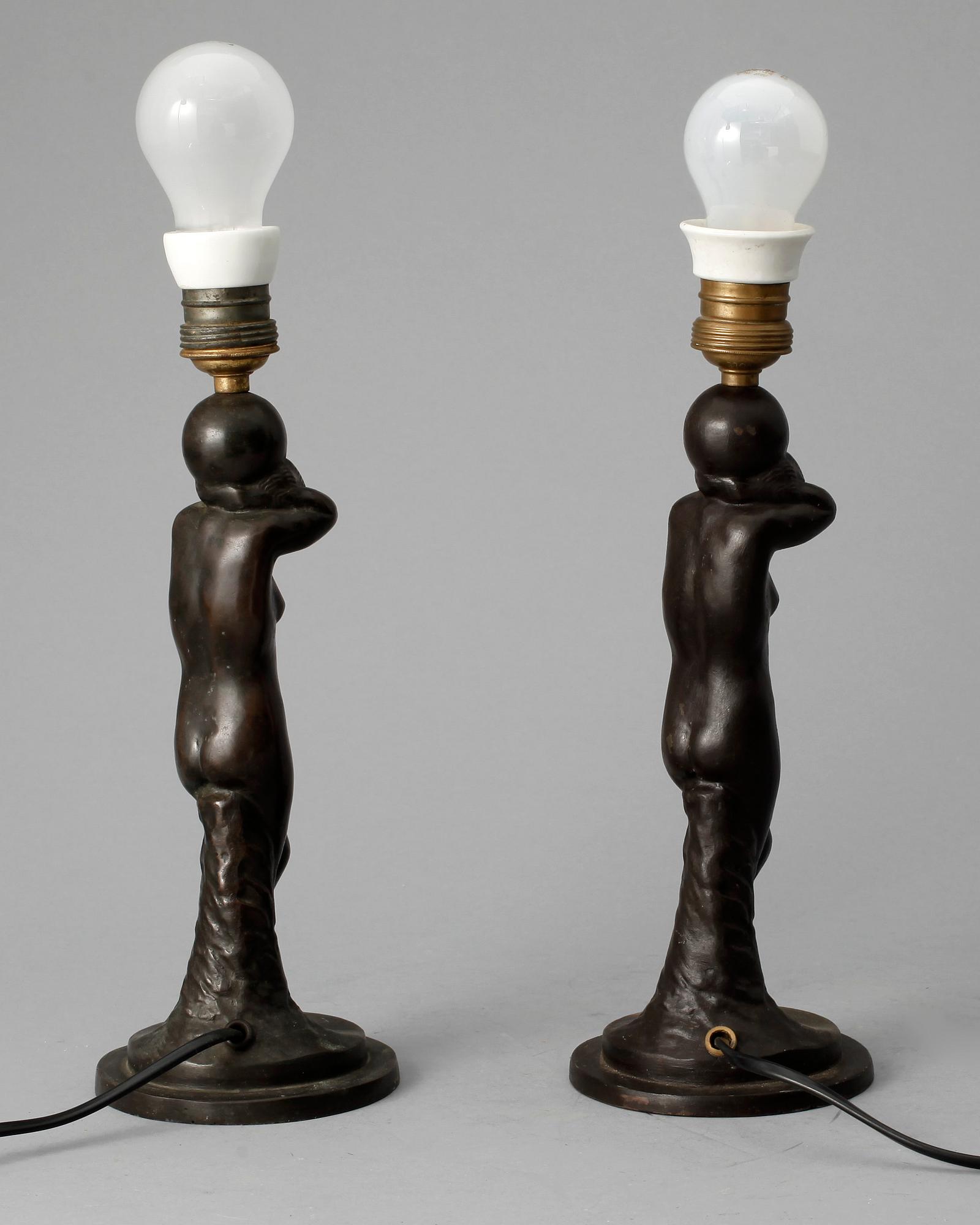 BORDSLAMPOR, ett par, brons, 1900-talets början.