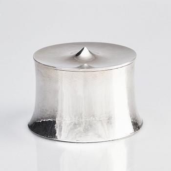 Birger Haglund, burk med lock, Stockholm 1966, sterling silver.