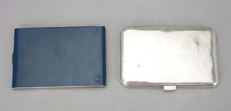 CIGARETTETUIER 3 st,  silver, 1900-tal. 274 g.