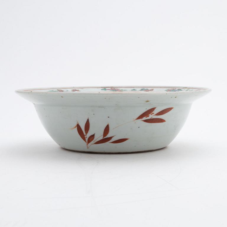 Tvättfat/handfat, porslin, Kina, Qingdynastin, 1800-tal.