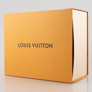 Louis Vuitton, an 'Artsy MM' handbag, 2013.