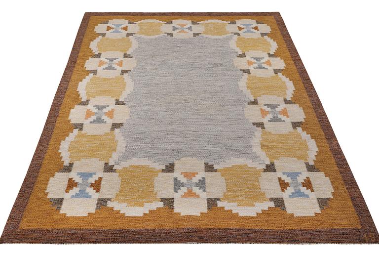 Ingegerd Silow, a flat weave carpet, signed IS, a. 286 x 197 cm.