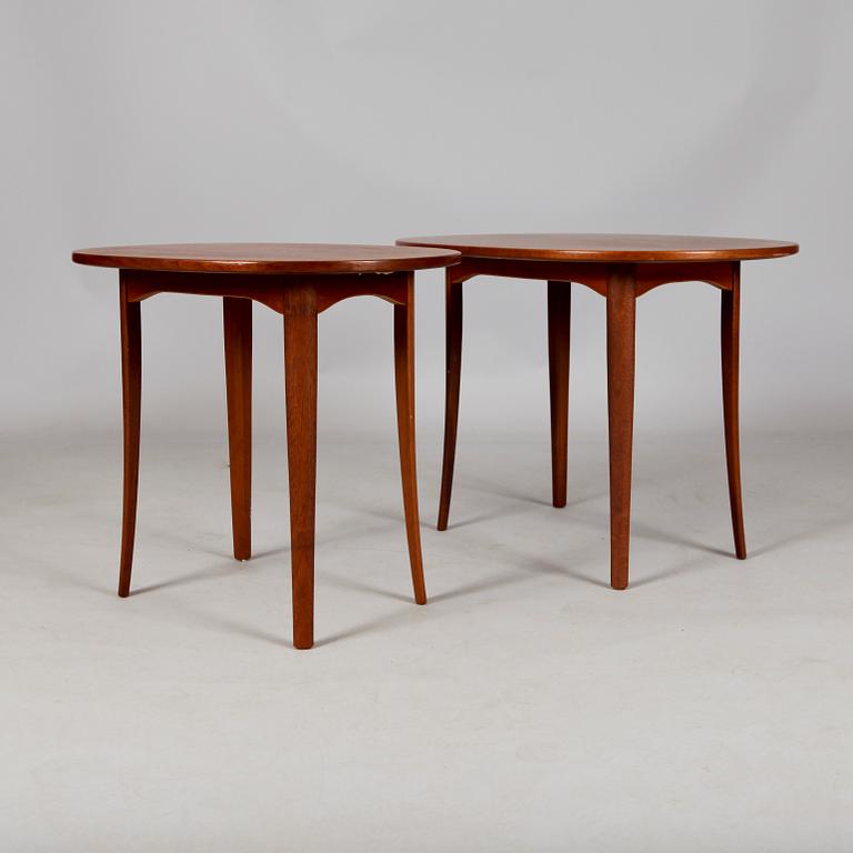 BORD, 2 st, "Ovalen", Carl Malmsten, Åfors Möbelfabrik, 1900-talets andra hälft.