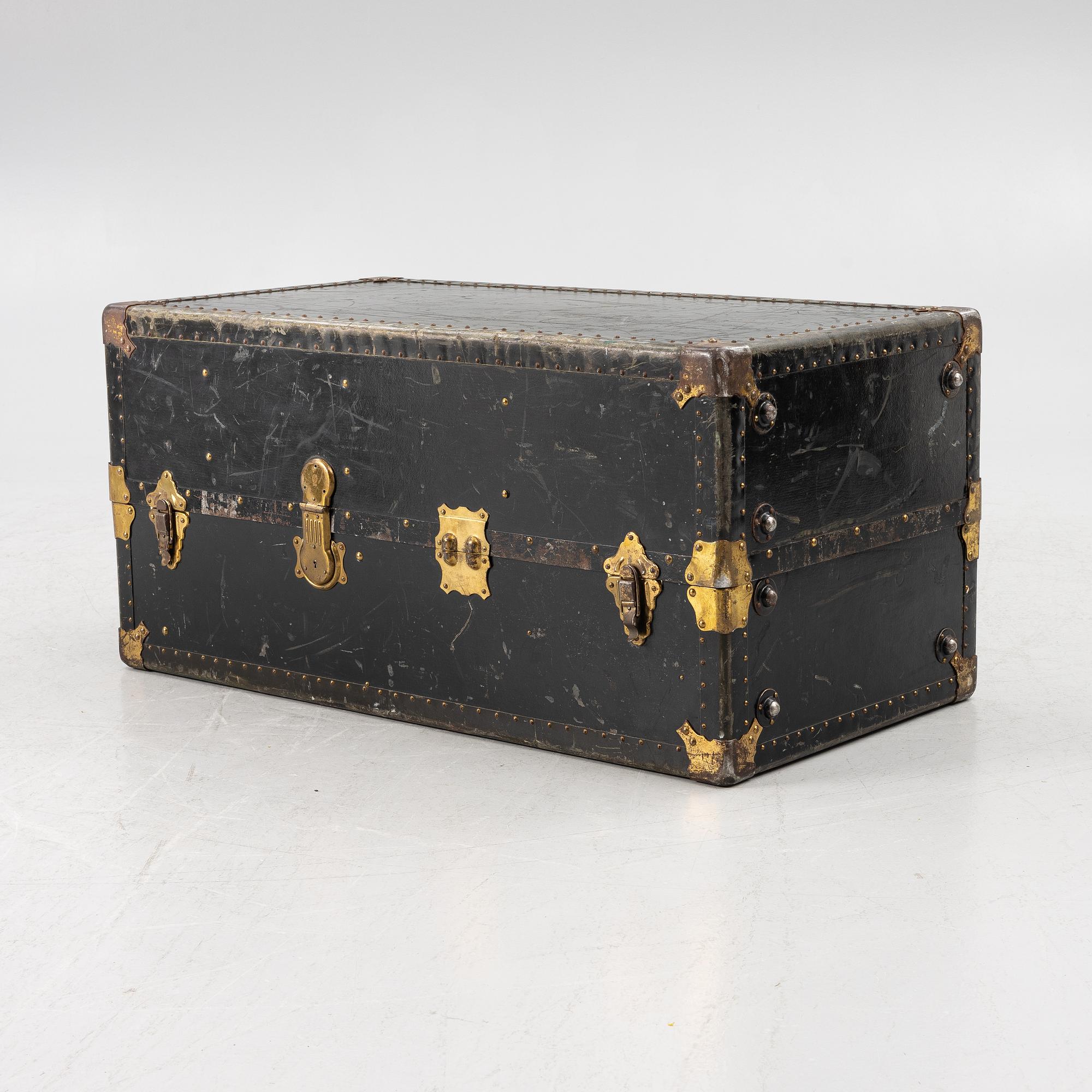 A trunk, 1920s/30s.